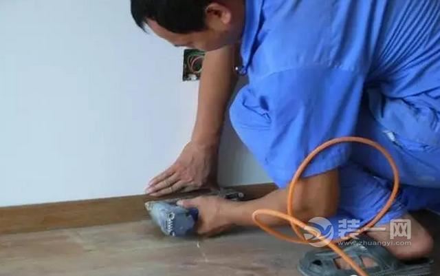 踢脚线究竟明贴还是暗贴